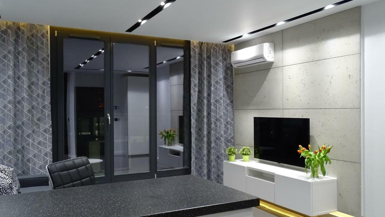 Black Line Apartment كراكوفيا المظهر الخارجي الصورة